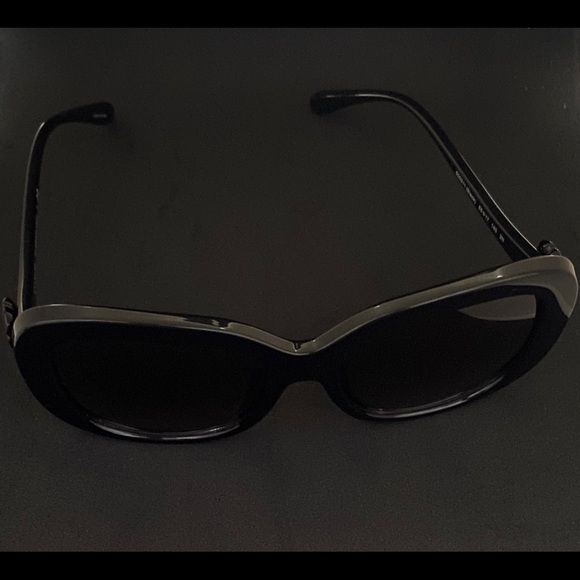 Sunglasses - Picture 4 of 12